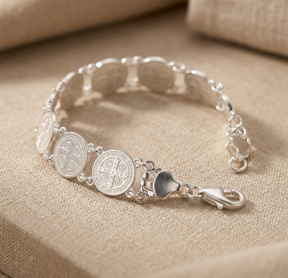 Brazalete "San Benito" de Medallones Enlazados